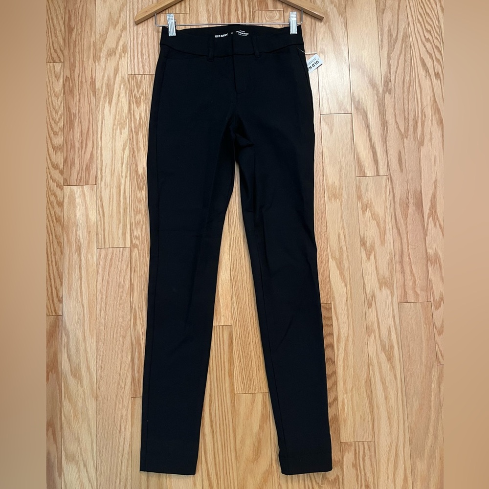NWT Old Navy High Rise “Pixie Skinny” Pant